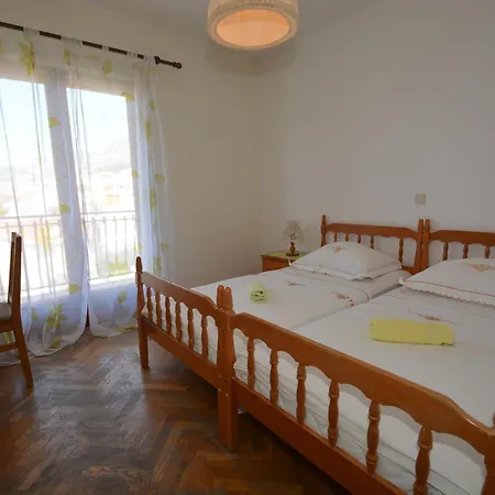 Sovulj Skalla Cz 3* Omiš